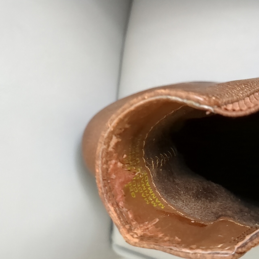 Mia Women's Ribbed Chelsea Boot - Picture 6 of 9